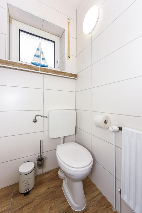 Friesenmeer Ferienwohnung Zwei Bensersiel Esterno foto